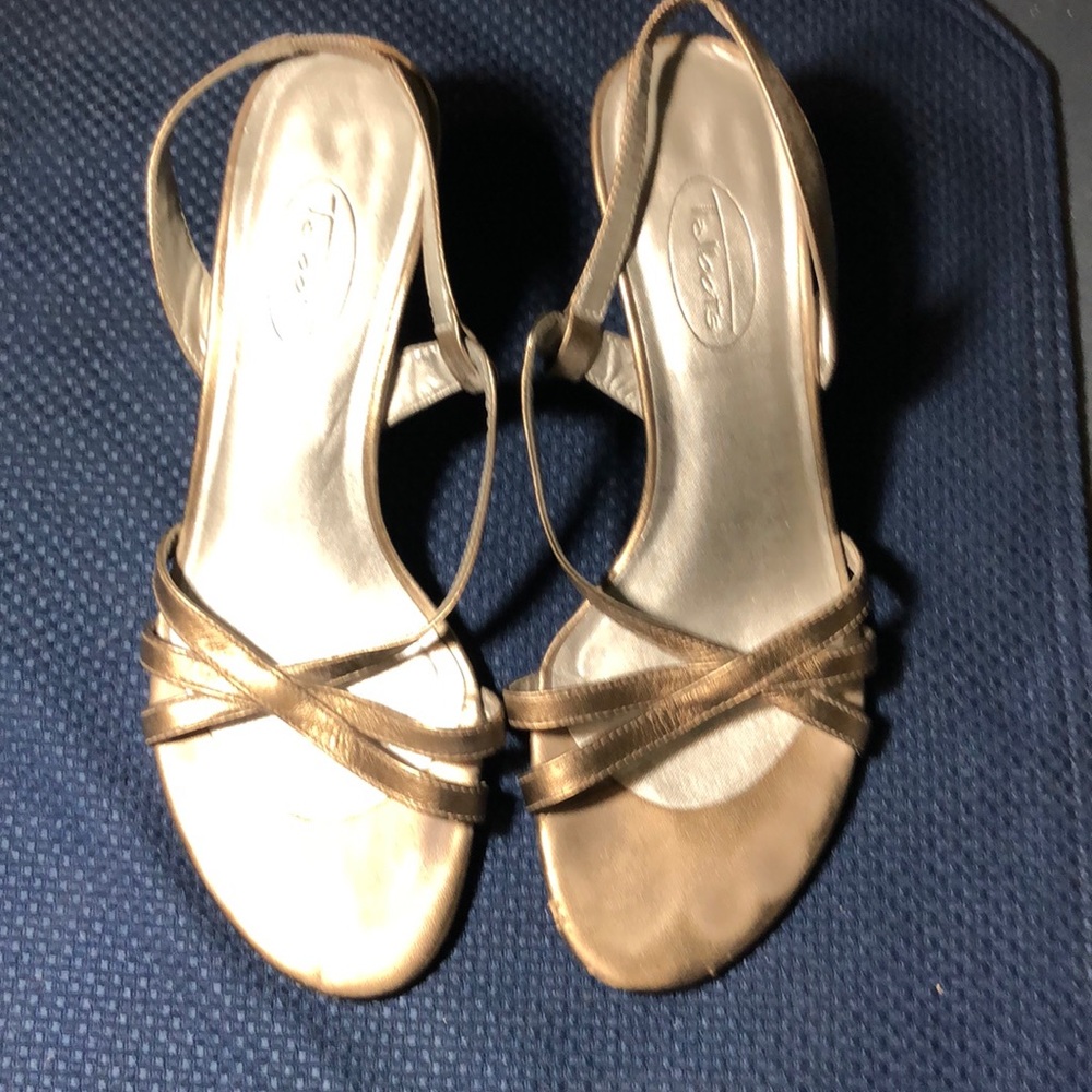Talbots 6 1/2 AA slingback shoe